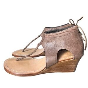 ELF Made by Hand Aphrodite Wedge Sandals size 10.